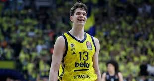 Fenerbahçe Beko'dan Çift Hamle: Metu Yolda, Tarık Uzattı!